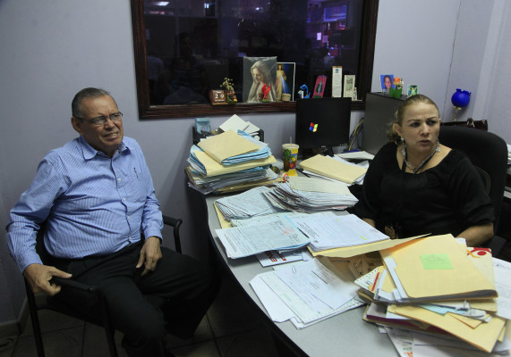 Ada Muñoz prófuga, pero obtiene incapacidad médica