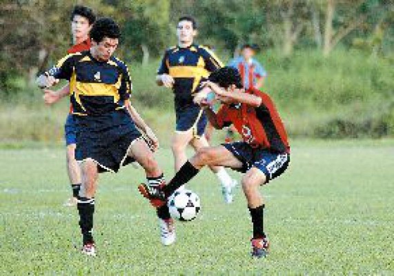 EBP y Agape comienzan goleando