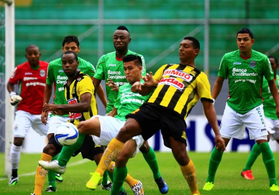 Real España ganó el clásico en el descuento y lidera en Honduras