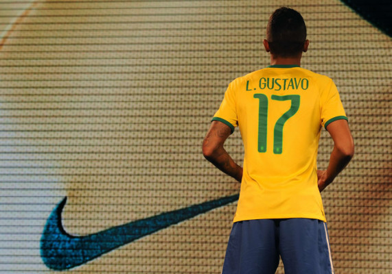Brasil presenta nueva camiseta para el Mundial-2014