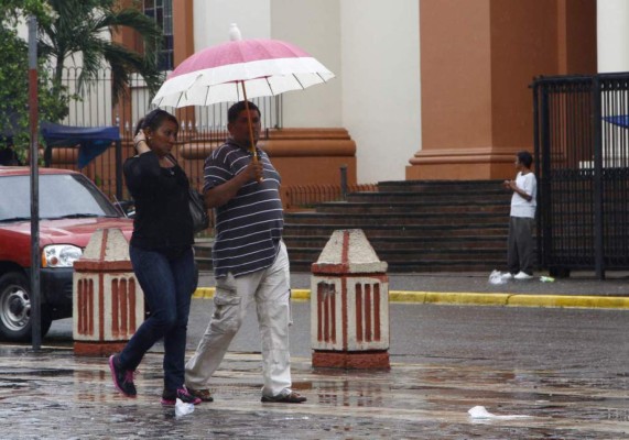 Lluvias leves durante el fin de semana por ingreso de humedad en el mar Caribe