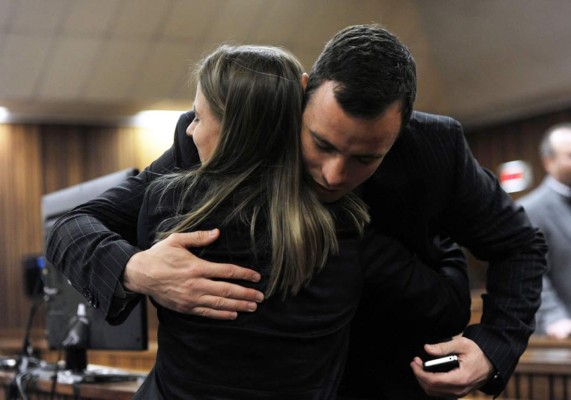 Pistorius, con tendencias suicidas desde muerte de su novia