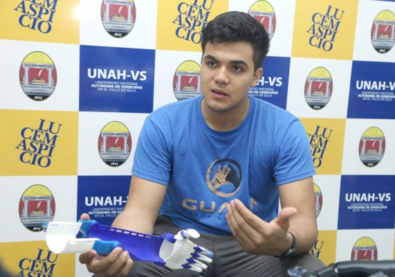 Alumno de Unah-vs recibirá premio hoy por fabricar prótesis en impresora 3D