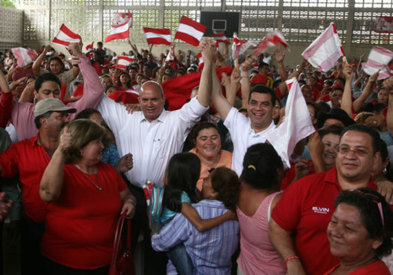 Juan Carlos Zúniga, nuevo candidato a alcalde