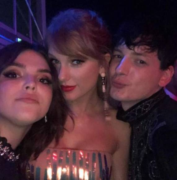 Tess disfruta de los beneficios de ser la hija de una estrella.<br/><br/>Recientemente la joven se encontró con Taylor Swift en la after party de la ceremonia de los Oscar's 2019.<br/><br/><br/>