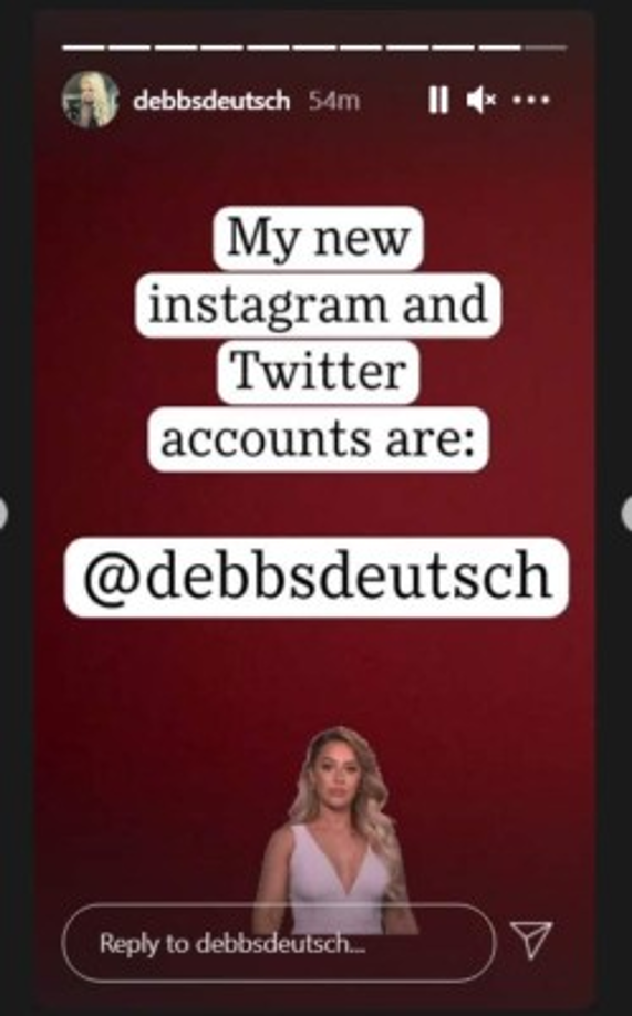Debbie Bertrand cambió su nombre en Twitter e Instagram por el de Debbie Deutsch.