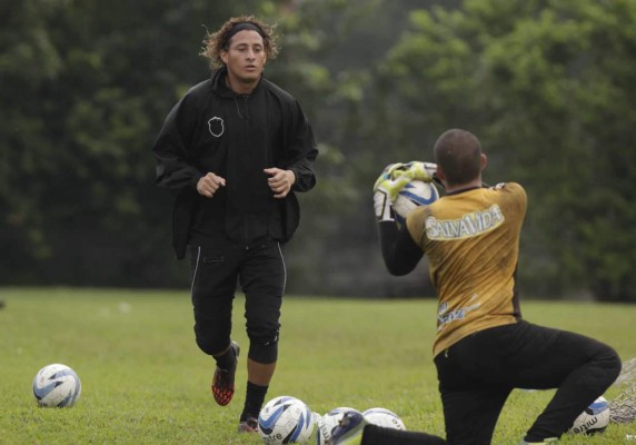 Real España decide reintegrar a Kevin Hernández