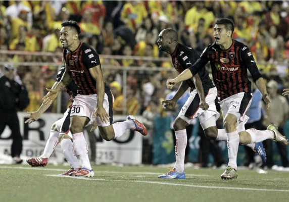 ¡Jerry Palacios, se corona campeón en el fútbol de Costa Rica!