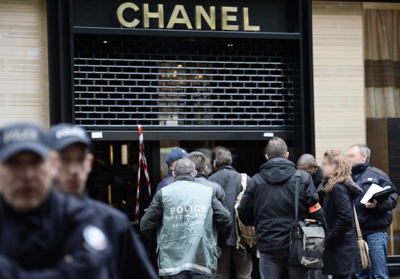 Roban una tienda de joyas de Chanel en París  