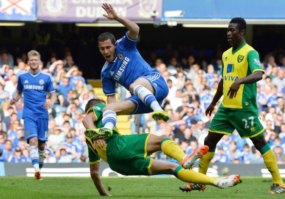 Chelsea no puede con el Norwich y se despide de la lucha por el título