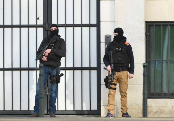 Detienen a sospechoso de los ataques de París en Bruselas