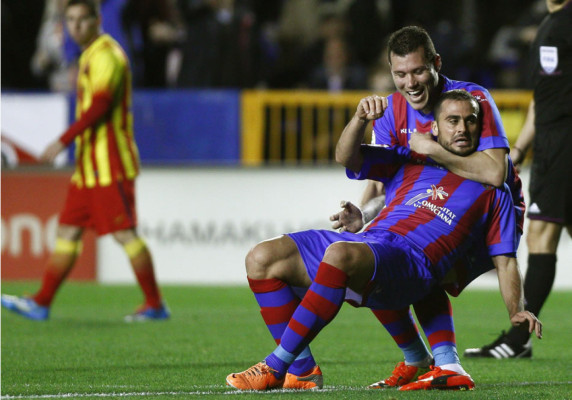 Keylor Navas y el Levante frenan al Barça