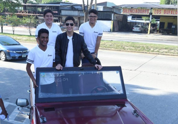 Entrada de la clase 2017 de la Happy New Dawn