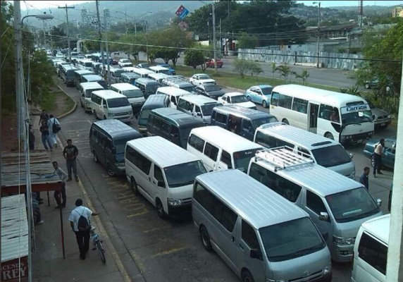 Rapiditos 'brujos' protestan en la capital de Honduras