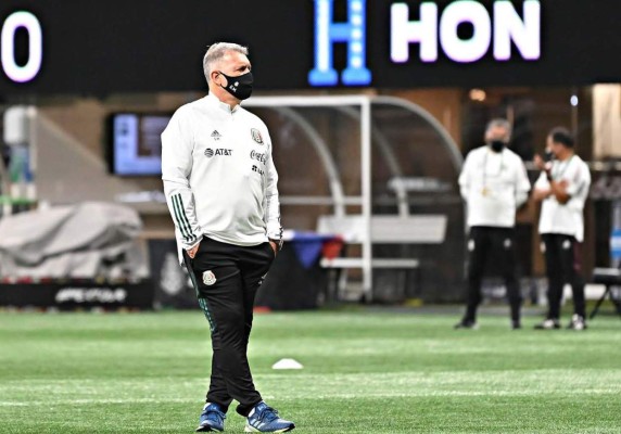 Tata Martino le pide a mexicanos no menospreciar a Honduras