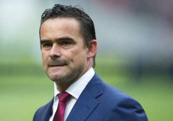 Marc Overmars se arrepiente de haber jugado por el Barça