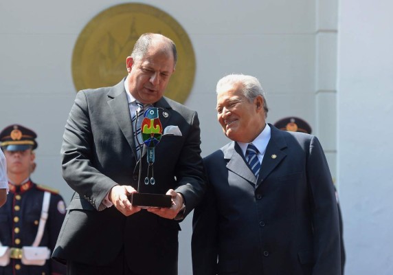 El Salvador y Costa Rica se unen por más comercio