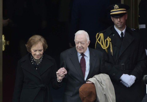 Hospitalizan al expresidente de EEUU Jimmy Carter tras sufrir una caída