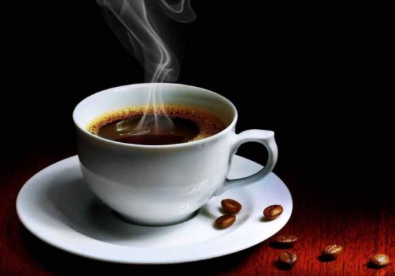 Tomar cafeína de noche podría perturbar el reloj interno del cuerpo