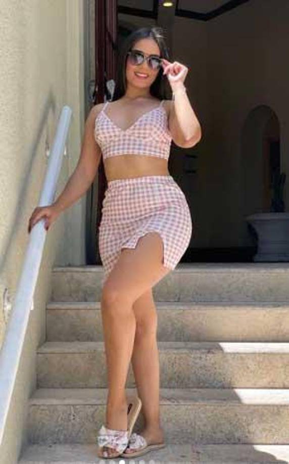 ‘Todo mundo me preguntó si estaba nerviosa, los únicos que sabían era mi familia. No le quise contar a nadie, me preguntaron sobre cómo me sentía, pero te puedo decir que no tuve nervios. Estando en el canal me hacían la misma consulta, Salvador Nasralla me preguntaba si quería ir al baño, porque todas las modelos normalmente suelen ir a cada rato. Fue una experiencia muy linda, aprendí mucho’, contó la chica hace unos años atrás.