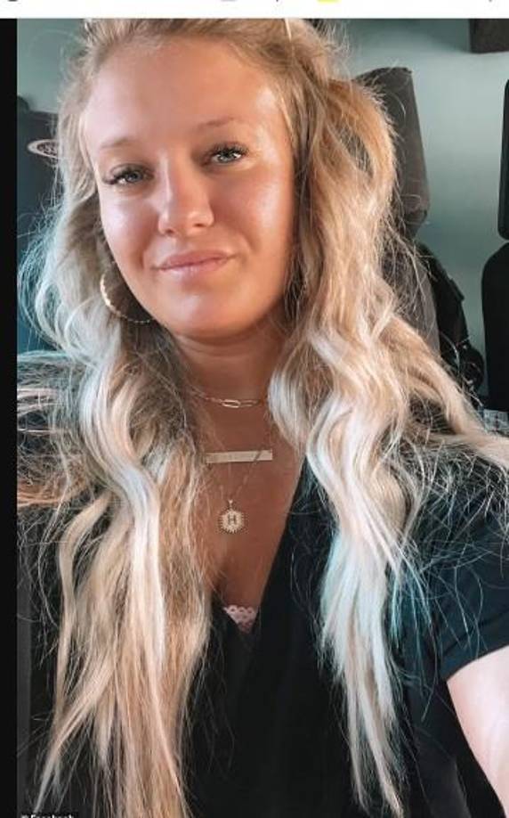 Emily Delaney Hancock, de 26 años, de Oklahoma, fue arrestada después de que la policía local fuera informada de su supuesta relación con un estudiante.