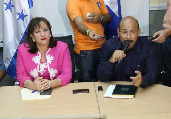 Leny Flores y Santos Zelaya renuncian a alcaldía de San Luis, Comayagua