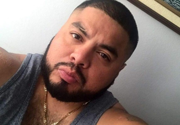 Descubre a su esposa con el jefe en la cama y los graba