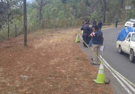 Encuentran muerta a una mujer en la carretera hacia Valle de Ángeles