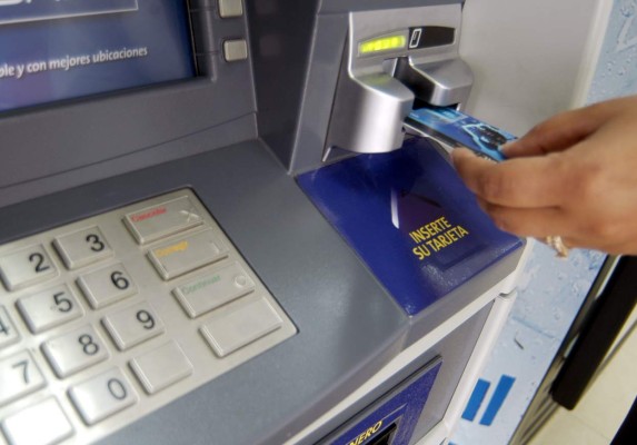 Banca opta por transferencias electrónicas instantáneas en 2016