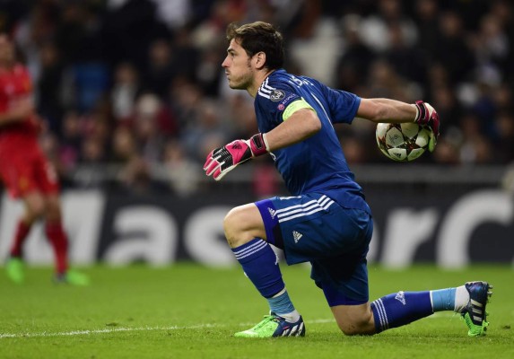 Casillas, el futbolista con más partidos en Liga de Campeones