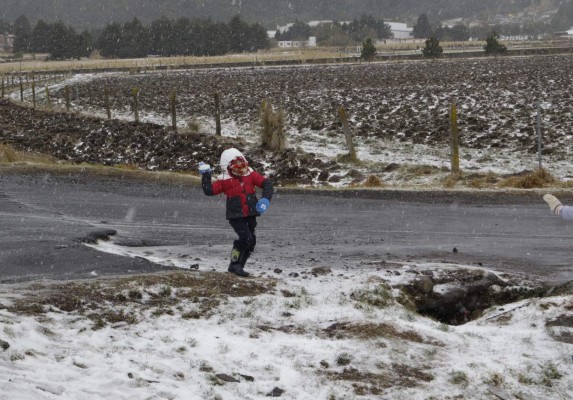 Seis muertos y varios heridos deja tormenta invernal en México