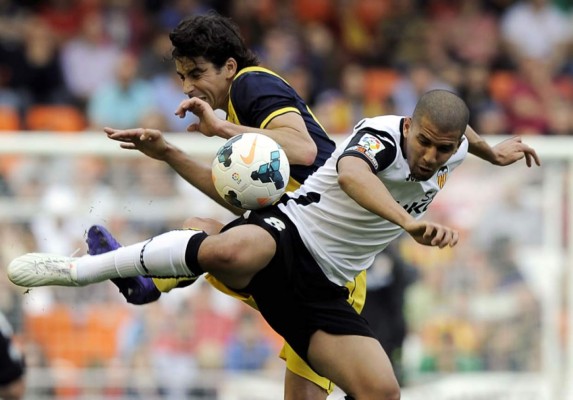 El Atlético queda muy cerca del título con triunfo importante en Valencia