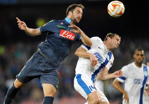 El Dnipro sorprende y saca un valioso empate al Napoli