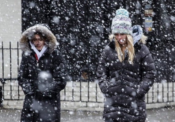 Tormenta invernal obliga a cancelar casi 3.000 vuelos en Nueva York