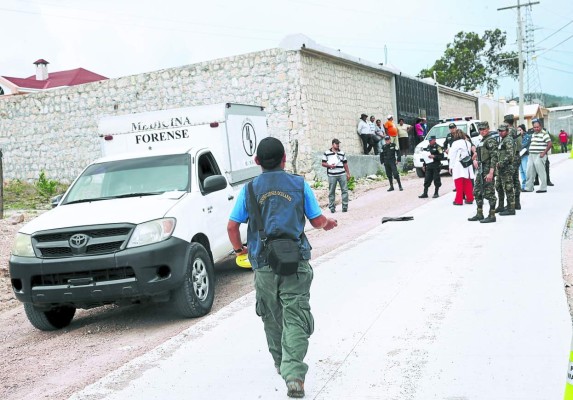 Dentro de sacos hallan dos cadáveres en Tegucigalpa