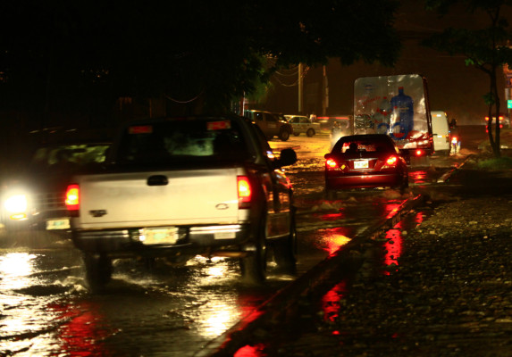 Fuertes tormentas azotarán a San Pedro Sula