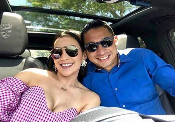 Con reinas de bellezas: Las espectaculares vacaciones de Emilio Izaguirre y 'Choco' Lozano