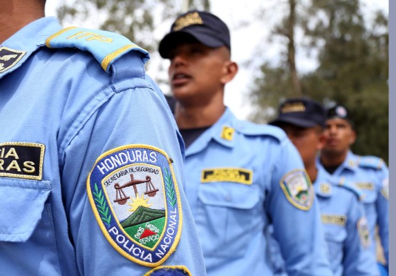 500 policías presos, muertos y enjuiciados cobraban salario