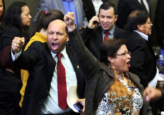 Alianza opositora frustró la elección de la nueva Corte