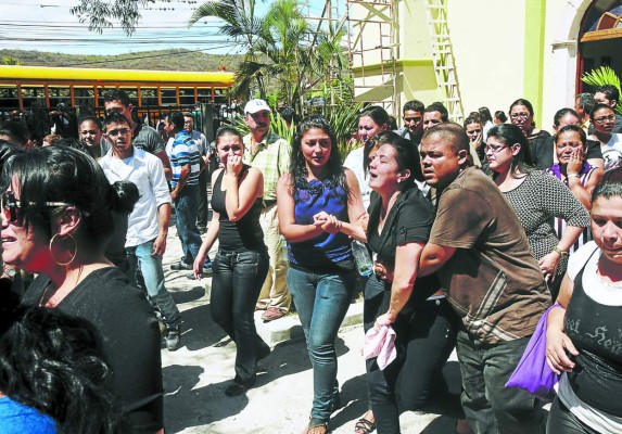 Llanto y dolor en último adiós al alcalde de Iriona, Aníbal Duarte