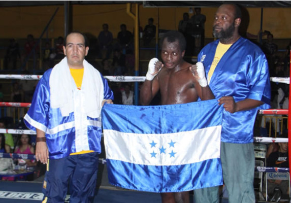 Muñeco Gonzalez noqueó al mexicano Cisneros