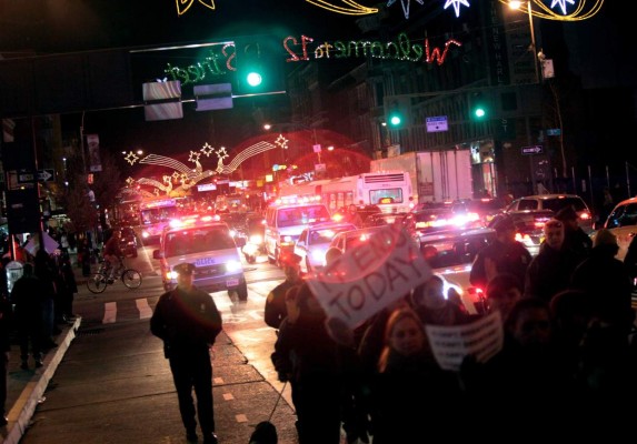 Aumentan protestas raciales en EUA por caso de Eric Garner