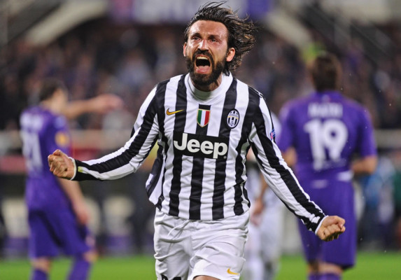 Pirlo clasifica a la Juventus a cuartos de Europa League con un golazo