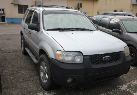 Funcionaria detenida demostró que su carro es legal