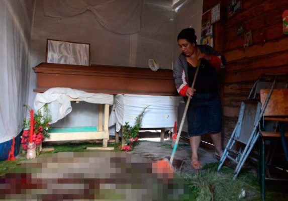 Joven velado donde ocurrió masacre temía a pandilleros, según su madre