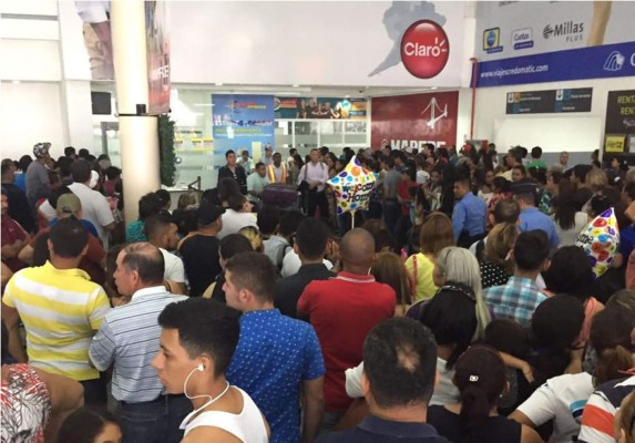 Comienzan a ingresar cientos de turistas por temporada de Navidad