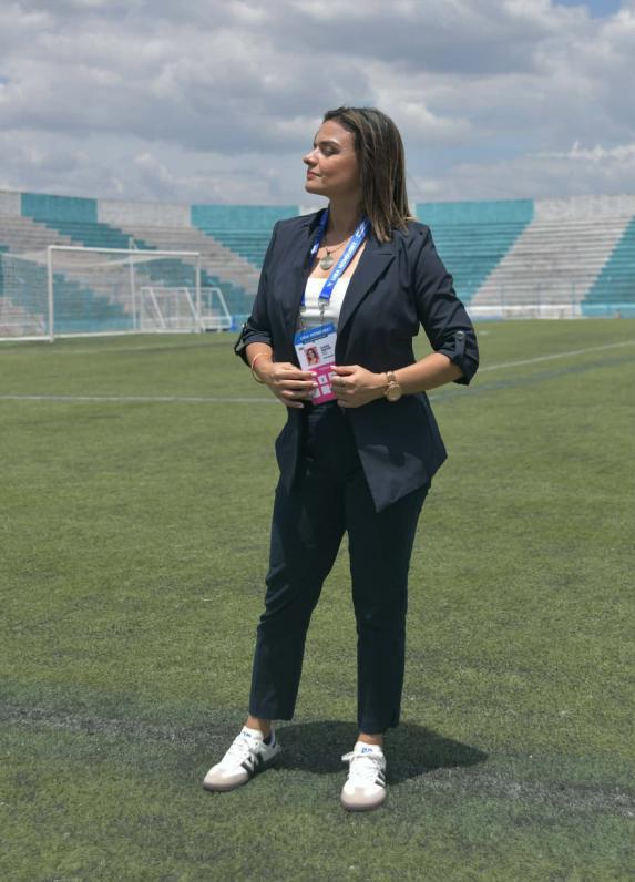 Aficionadas del Génesis enomoran, periodista deslumbra y tiktoker sorprende