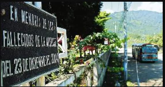 ¿Qué decía el enorme cartel que le dejaron a bus de la Ebenezer la Navidad del 2004?