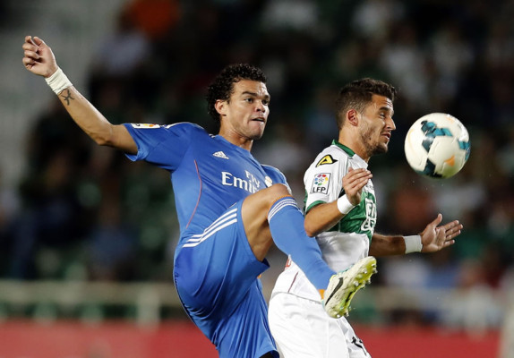 Cristiano Ronaldo da un triunfo polémico al Real Madrid en Elche