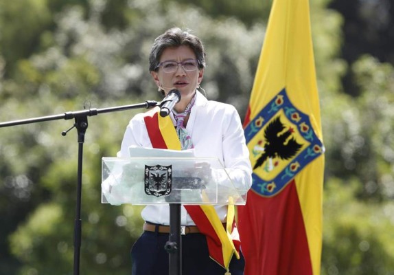 Claudia López asumió como primera alcaldesa de Bogotá